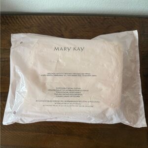 Mary Kay Facial Cloths in White -30 cloths